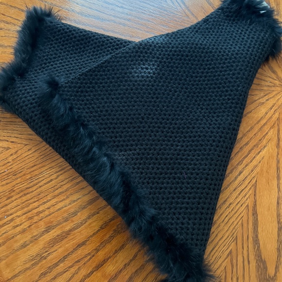 Fur trimmed Infinity Scarf - NWT - Picture 17 of 17